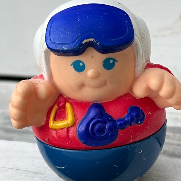 Vintage Playskool Weeble Wobble Boy Pilot Figure 1987 Red White Blue - Picture 3 of 5